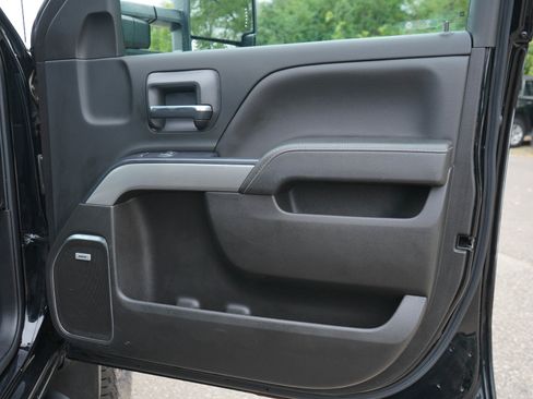 Used 2019 Chevrolet Silverado 2500 LTZ w/ Midnight Edition AWD/4WD image 12