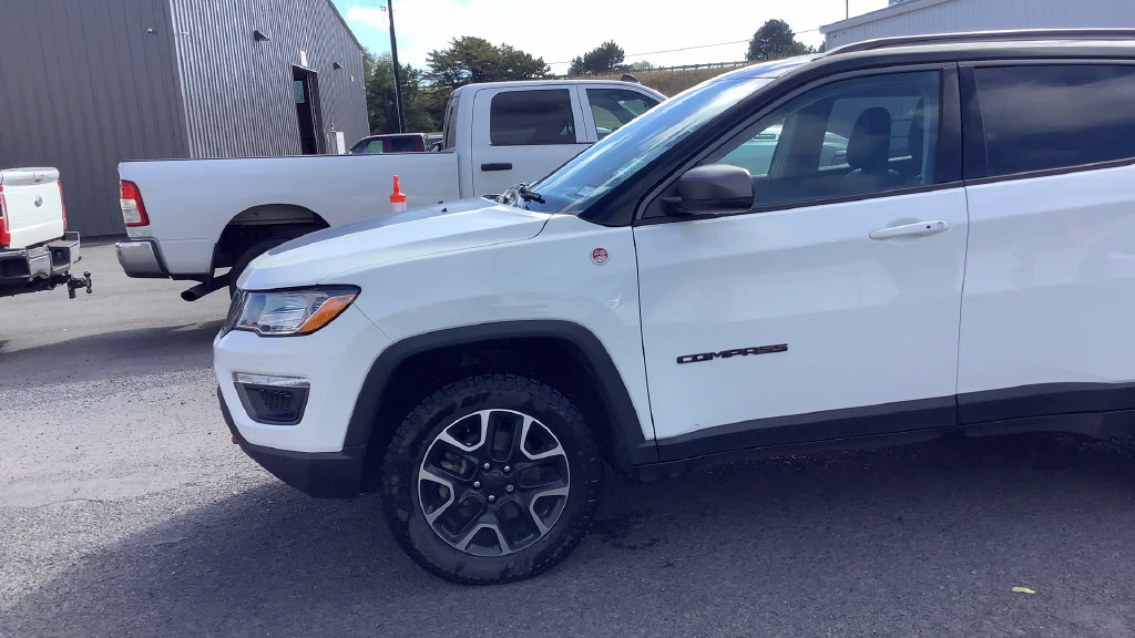 Used 2021 Jeep Compass Trailhawk w/ Sun and Sound Group AWD/4WD image 11