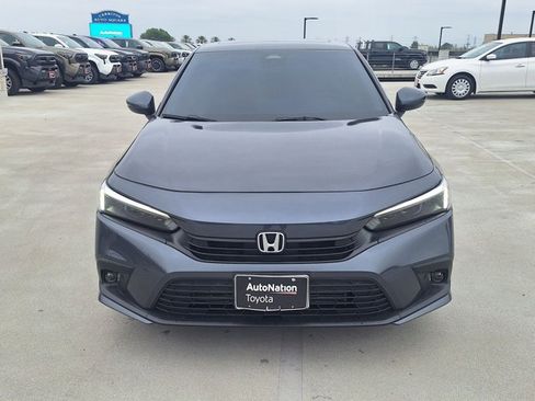 Used 2022 Honda Civic Touring image 2