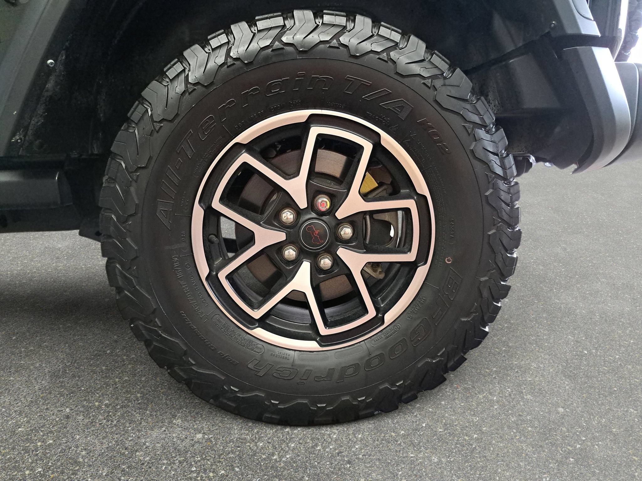 Certified 2024 Jeep Wrangler Unlimited Rubicon w/ Technology Group AWD/4WD image 32