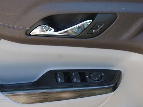 Certified 2023 GMC Acadia SLT image 4