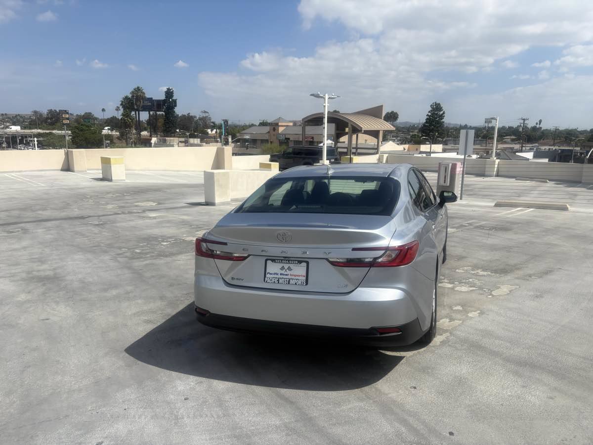 Used 2025 Toyota Camry LE FWD image 37