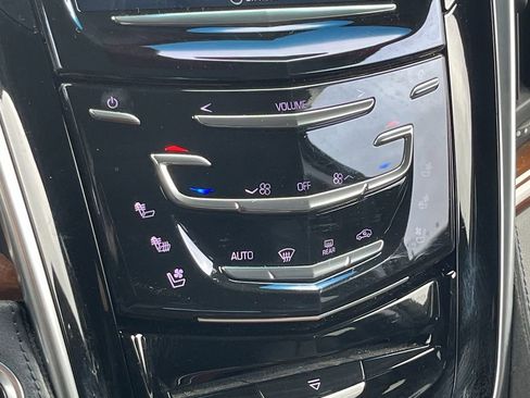 Used 2019 Cadillac Escalade ESV Premium Luxury image 10