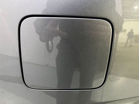 Used 2018 Nissan Pathfinder Platinum image 42