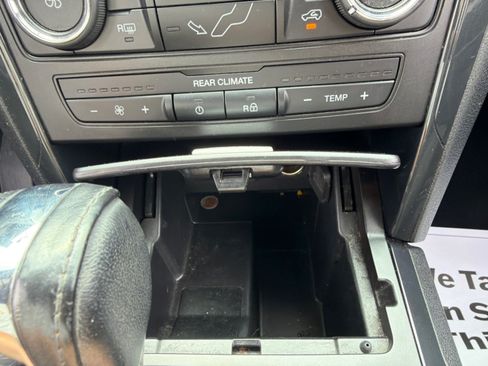 Used 2018 Ford Explorer XLT FWD image 37