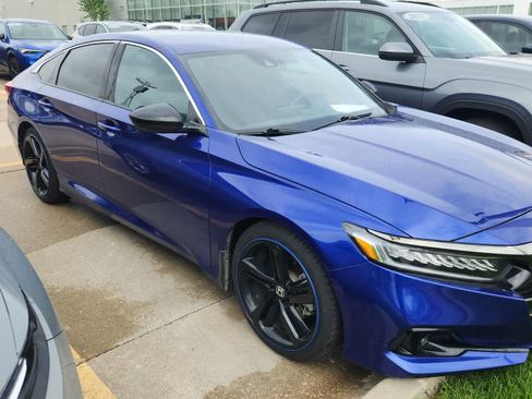 Used 2022 Honda Accord Sport image 4