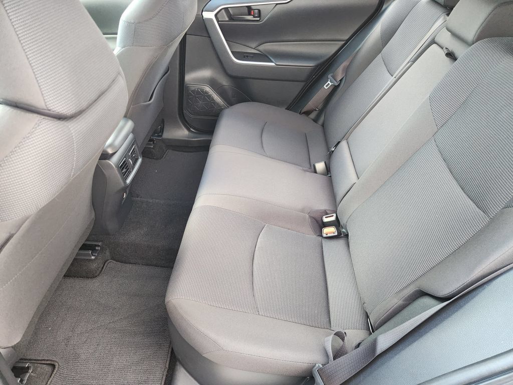 Used 2025 Toyota RAV4 LE AWD/4WD image 29