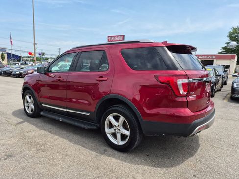 Used 2017 Ford Explorer XLT AWD/4WD image 6