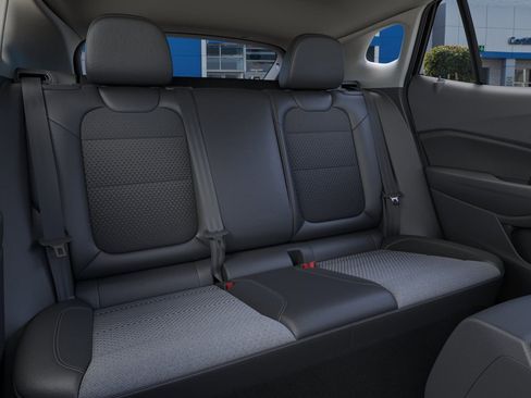 New 2026 Chevrolet Trax LT w/ LT Convenience Package FWD image 18