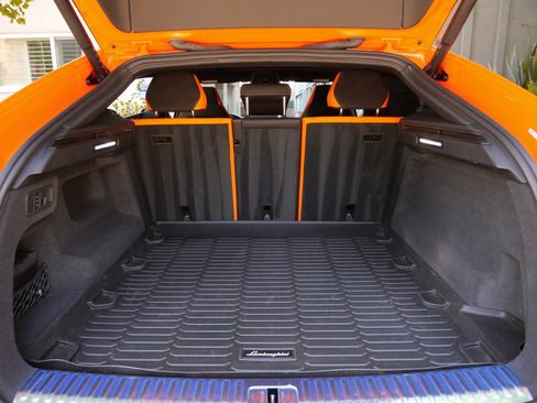 Used 2022 Lamborghini Urus image 22