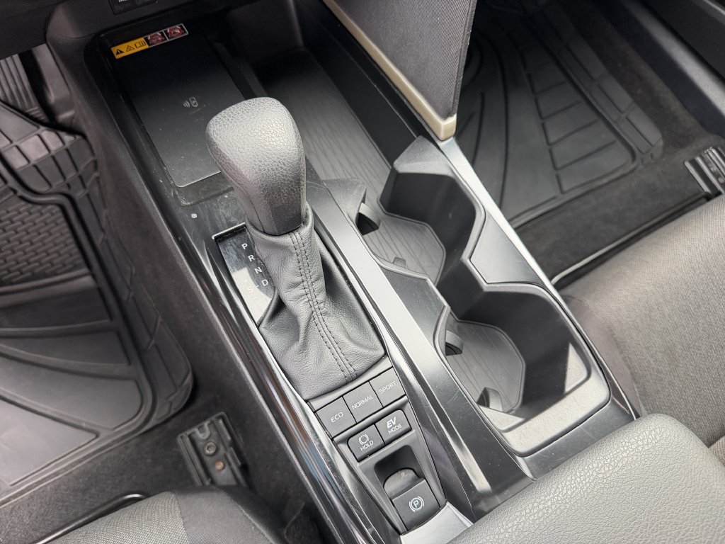 Used 2025 Toyota Camry LE FWD image 27