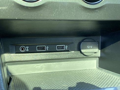 Used 2018 Volkswagen Tiguan SEL AWD/4WD image 16