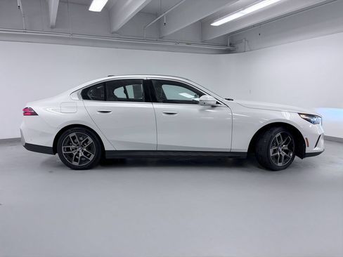 Used 2026 BMW 530i xDrive w/ Executive Package AWD/4WD image 6