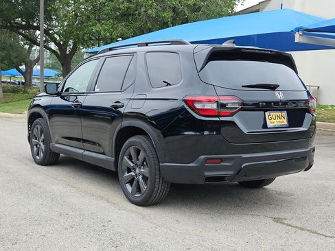 New 2026 Honda Pilot Sport image 3