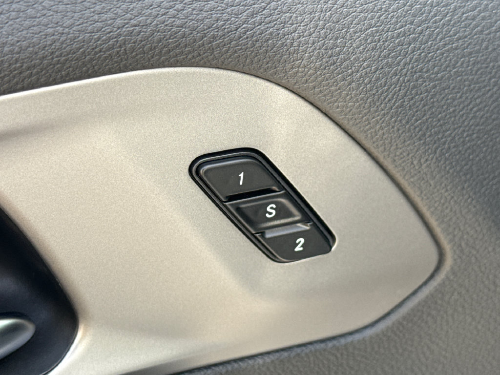 New 2027 Chrysler Pacifica Select FWD image 21