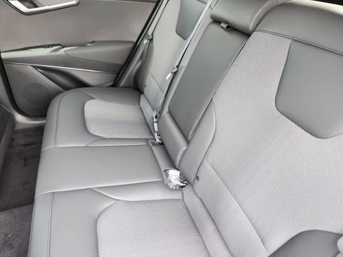 New 2025 Kia Niro EX image 10