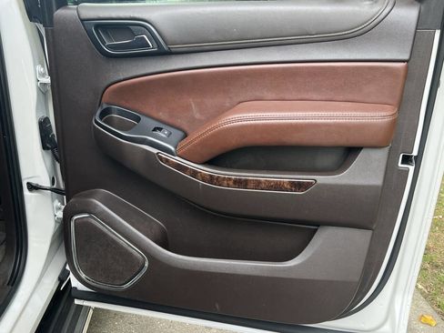 Used 2017 Chevrolet Suburban Premier image 23