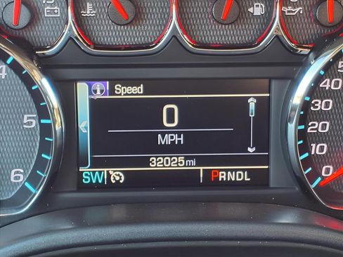 Used 2018 Chevrolet Silverado 1500 LT w/ All Star Edition image 21