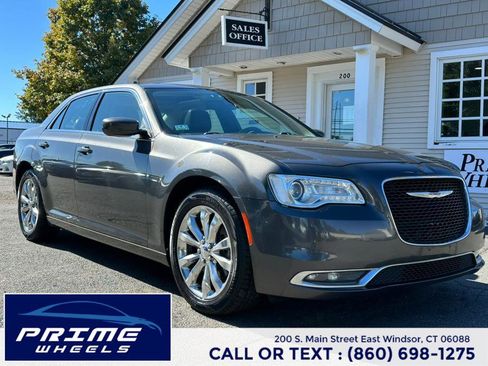 Used 2017 Chrysler 300 Limited w/ Value Package image 1
