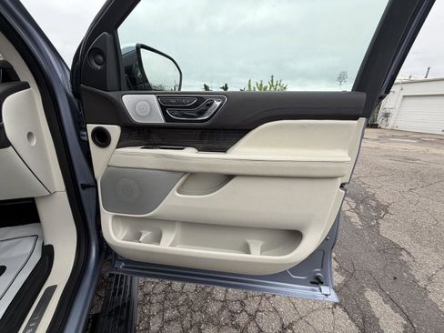 Used 2018 Lincoln Navigator Black Label AWD/4WD image 39