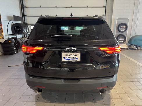 Used 2023 Chevrolet Traverse LT w/ Midnight/Sport Edition image 10
