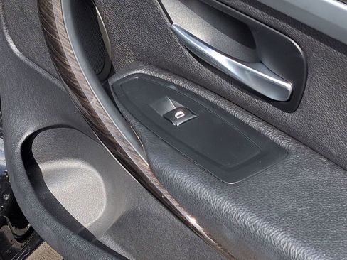 Used 2019 BMW 430i Coupe w/ Convenience Package image 32