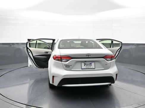 Certified 2022 Toyota Corolla LE FWD image 46