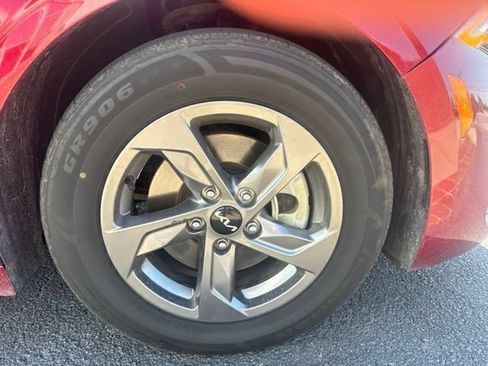 Used 2023 Kia K5 LXS FWD image 4
