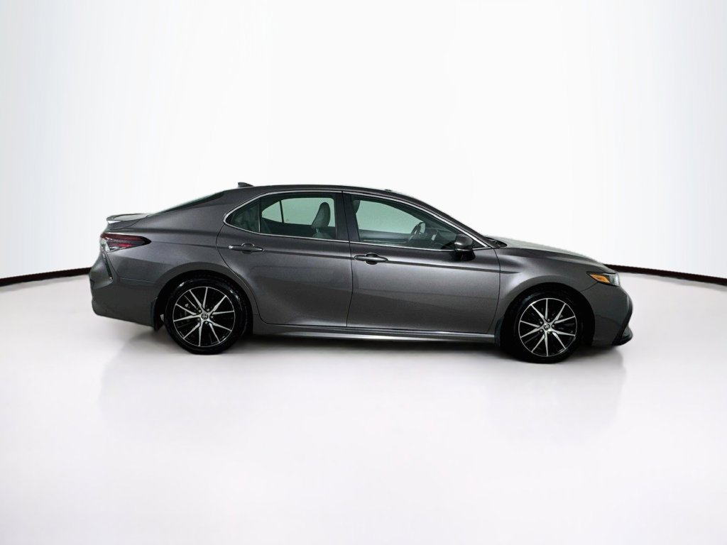 Used 2022 Toyota Camry SE w/ Audio Upgrade Package FWD image 9