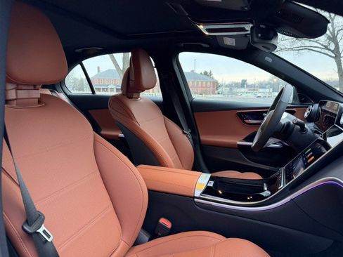 Used 2025 Mercedes-Benz C 300 4MATIC Sedan image 30