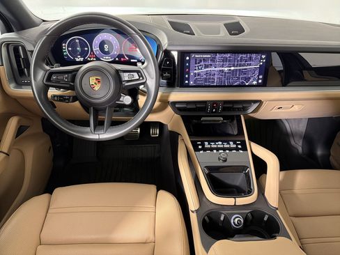 Certified 2024 Porsche Cayenne S AWD/4WD image 27