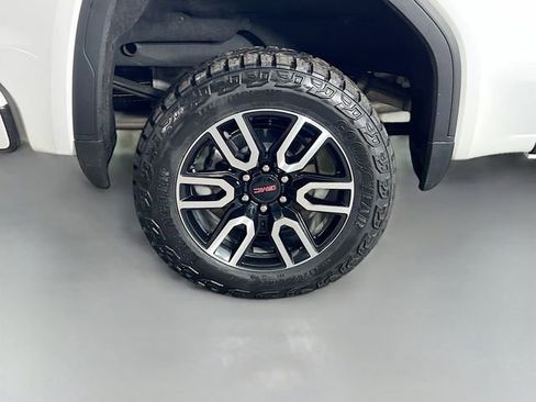 Used 2025 GMC Sierra 1500 AT4 w/ AT4 Premium Package image 40