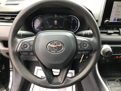 Certified 2025 Toyota RAV4 LE AWD/4WD image 15