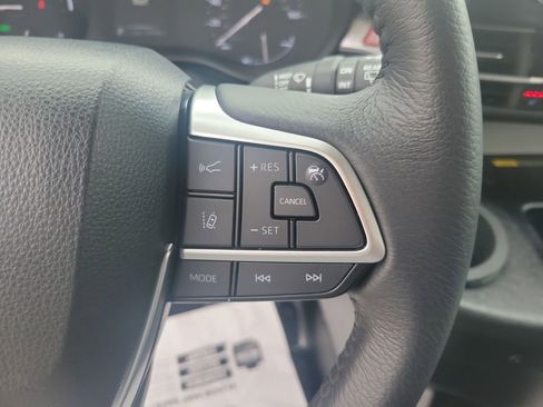 Used 2023 Toyota Sienna XLE w/ XLE Plus Package image 29