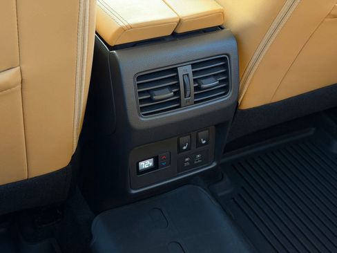 Used 2023 Nissan Rogue Platinum w/ Platinum Premium Package image 31