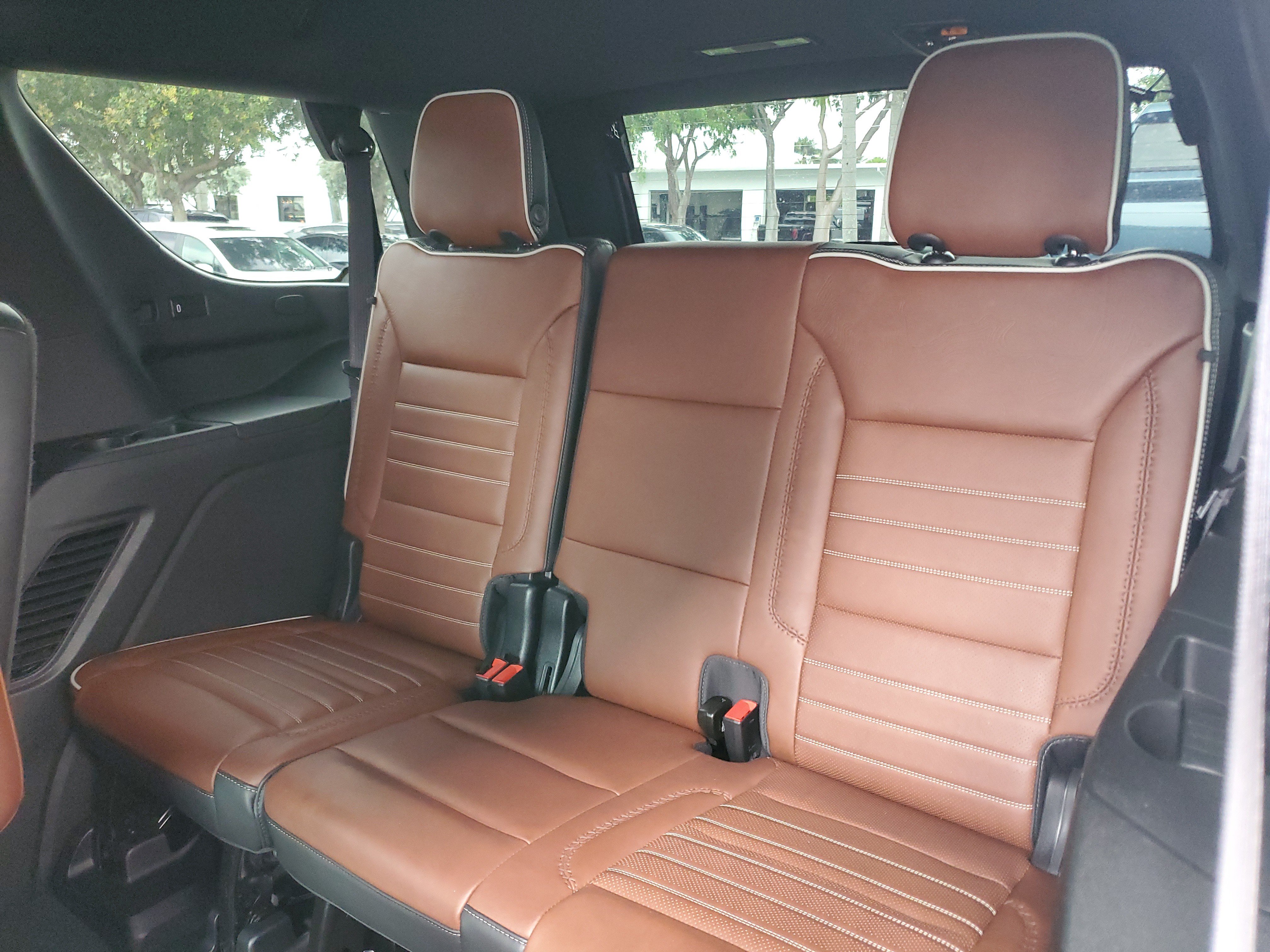 Used 2024 GMC Yukon Denali Ultimate AWD/4WD image 11