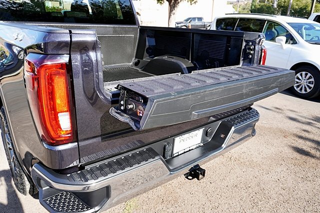 Used 2025 GMC Sierra 1500 SLT AWD/4WD image 24