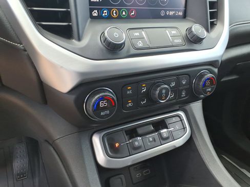 Used 2020 GMC Acadia SLT w/ LPO, Floor Liner Package AWD/4WD image 14