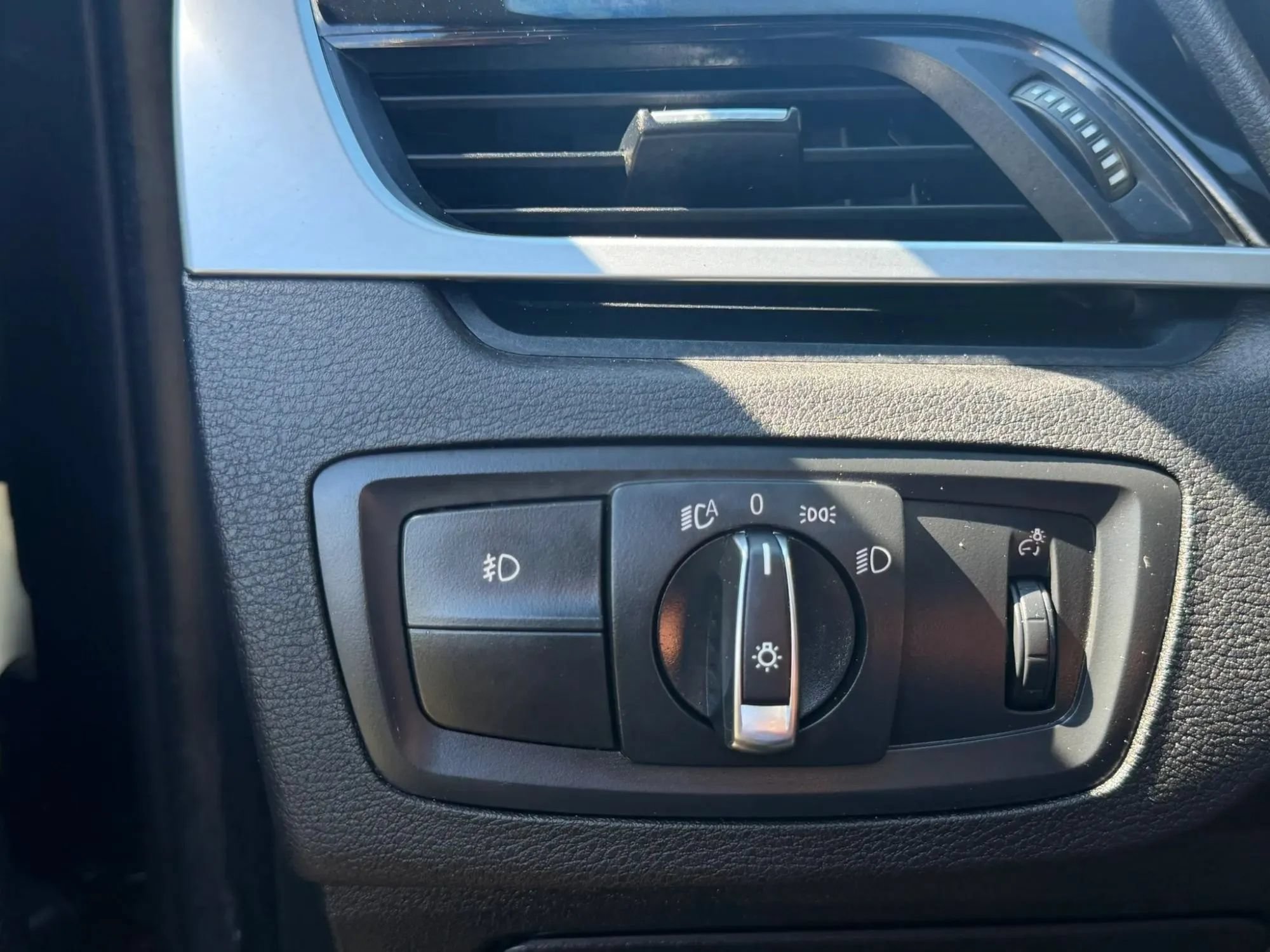 Used 2017 BMW X1 sDrive28i FWD image 17