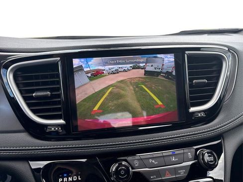 New 2026 Chrysler Pacifica Select FWD image 27