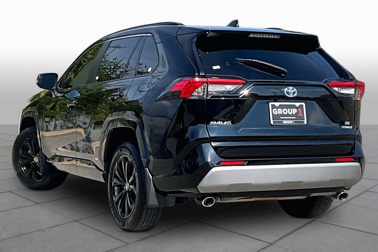 Used 2023 Toyota RAV4 SE AWD/4WD image 12
