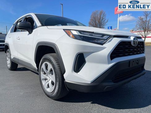 Used 2025 Toyota RAV4 LE image 19