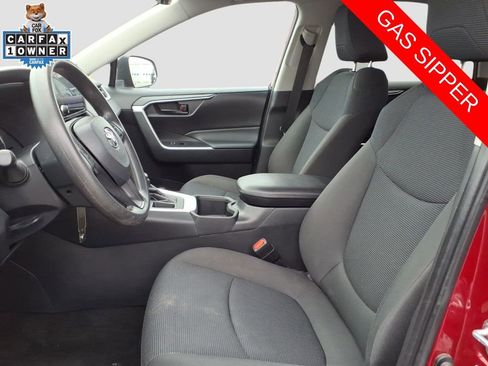 Used 2023 Toyota RAV4 LE image 18