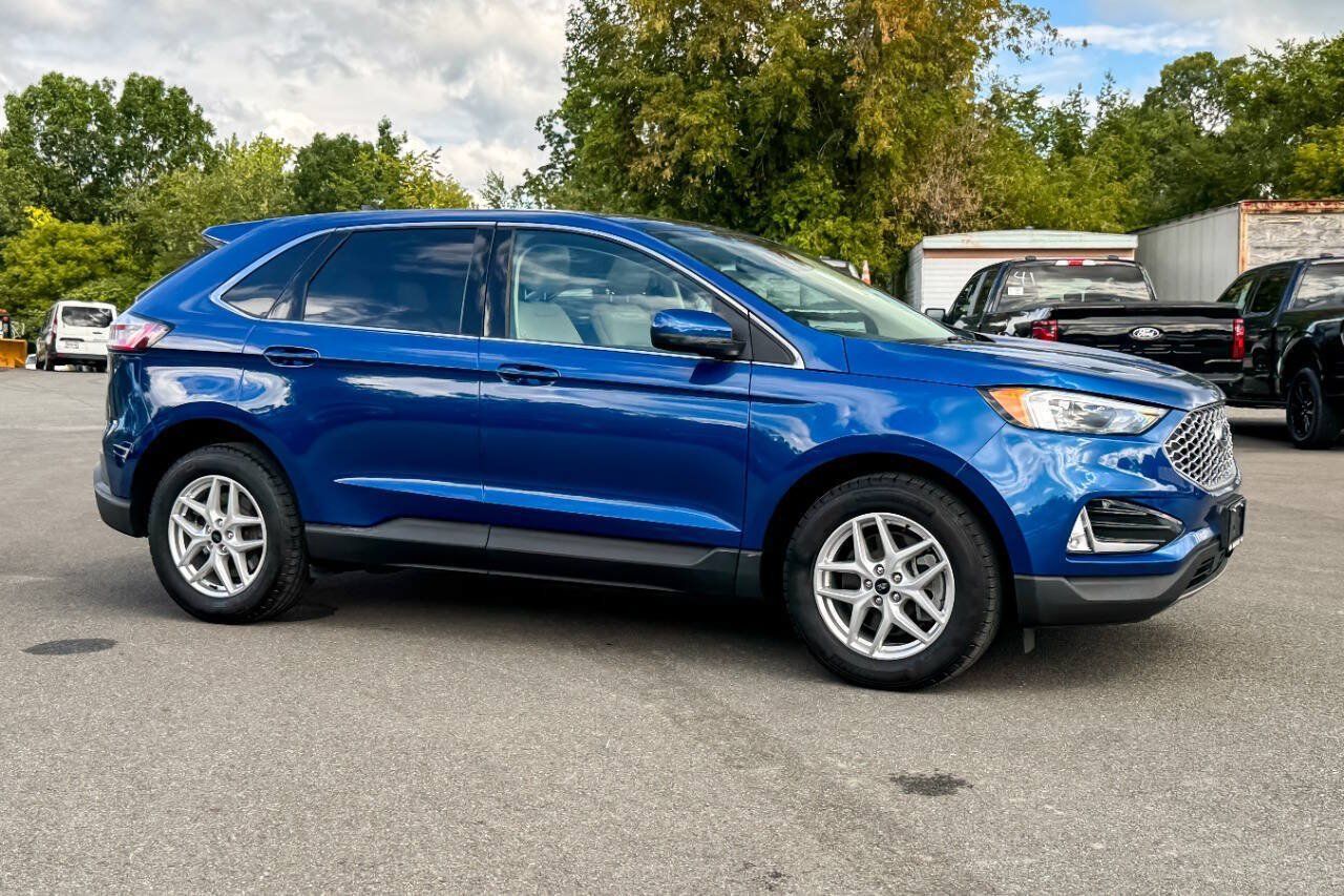 Used 2024 Ford Edge SEL w/ Convenience Package AWD/4WD image 2