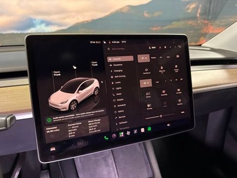 Used 2023 Tesla Model Y Long Range AWD/4WD image 29