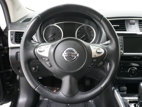 Used 2019 Nissan Sentra SR image 15