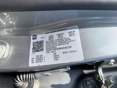 Used 2024 Chevrolet Colorado Z71 w/ Safety Package AWD/4WD image 5