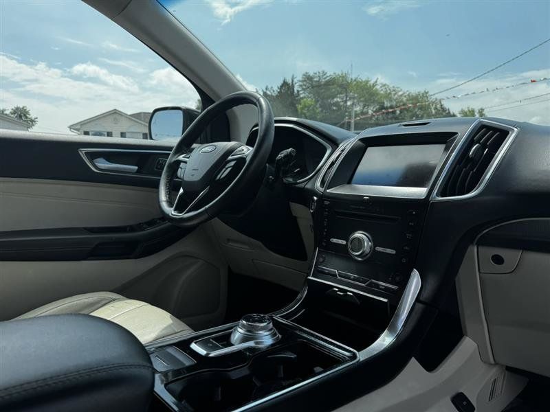 Used 2019 Ford Edge Titanium FWD image 22