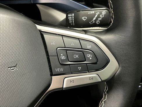 Used 2024 Volkswagen Taos SE image 24