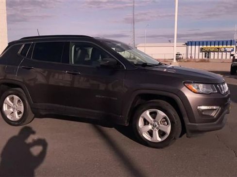 Used 2021 Jeep Compass Latitude image 3